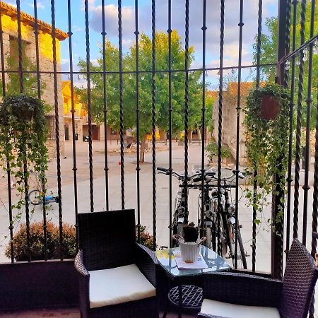 Hotel Rural Luna Llena Torremocha de Jarama Bagian luar foto