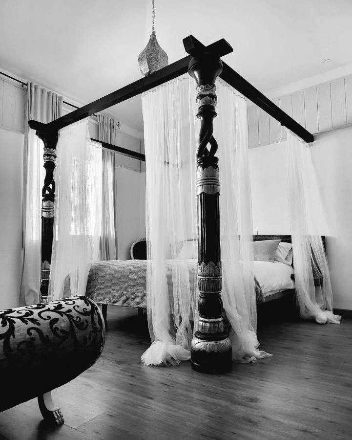 Hotel Rural Luna Llena Torremocha de Jarama Bagian luar foto