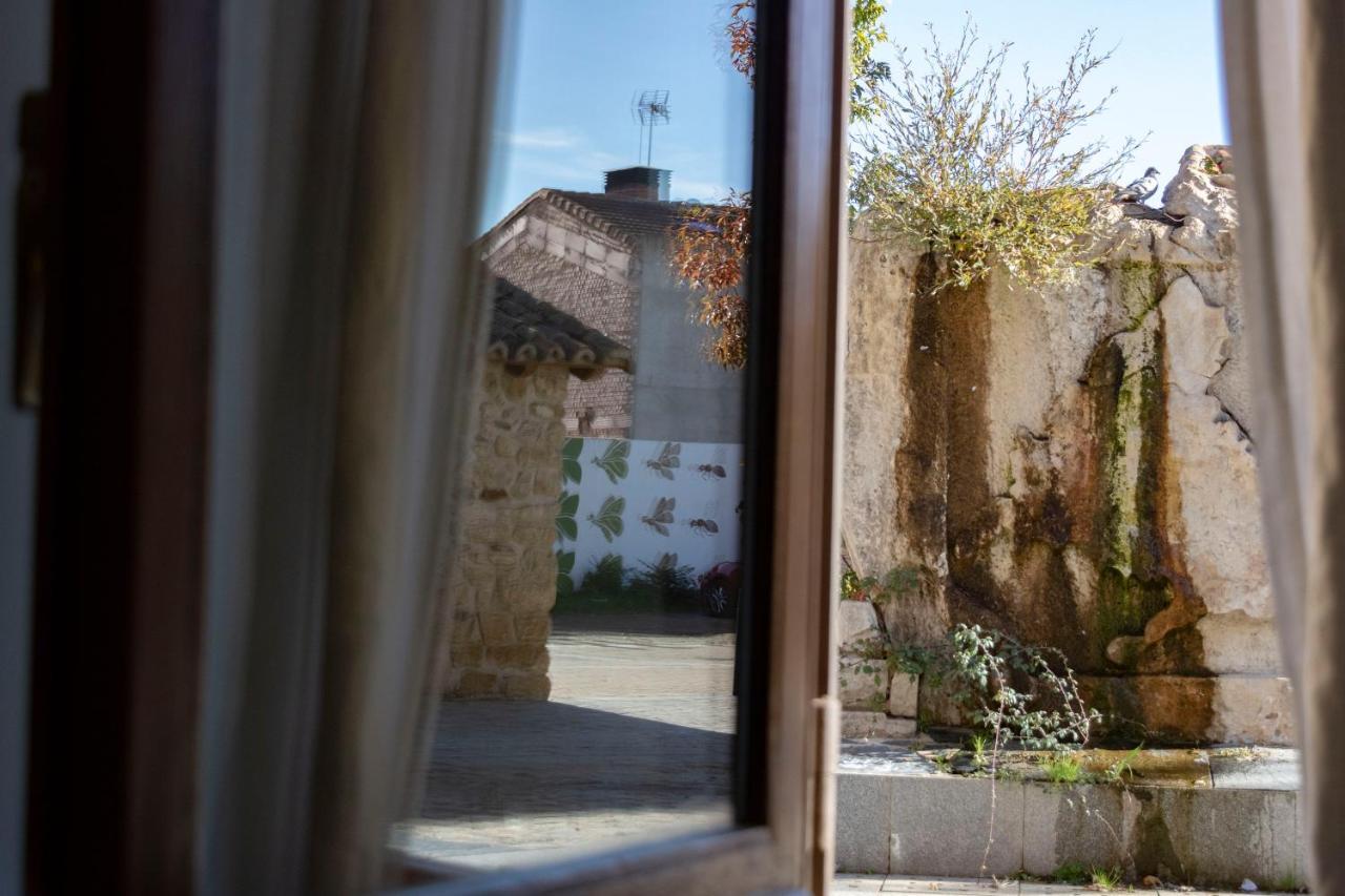 Hotel Rural Luna Llena Torremocha de Jarama Bagian luar foto